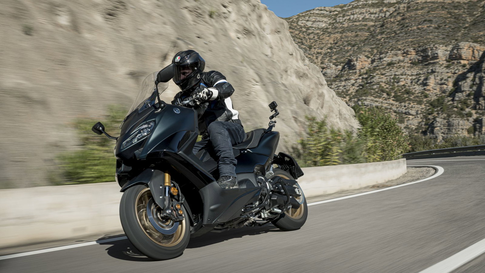 2022-TMAX-Tech-Max-Visordown-Review